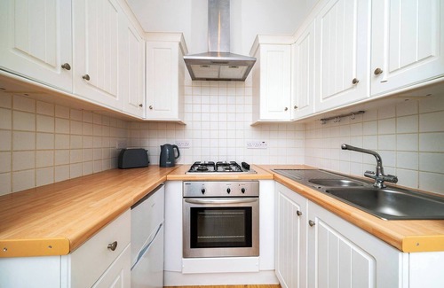 Broughty Ferry Apartment | Manor Place - Ideal Holiday Base for Busy Travelle