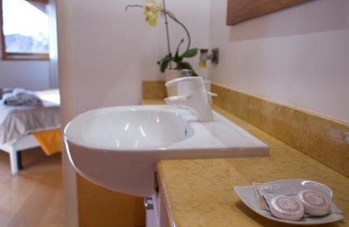 Baselga di Pine Apartment | Mansarda con terrazzo e giardino Altopiano di Piné