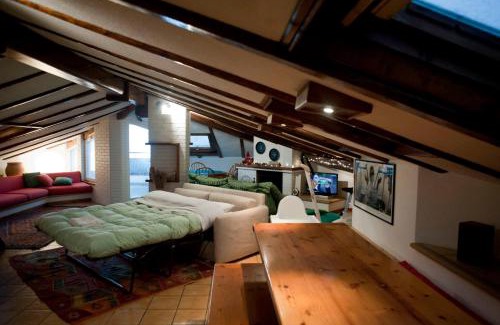 Tremestieri Etneo House | Mansarda di Carlotta