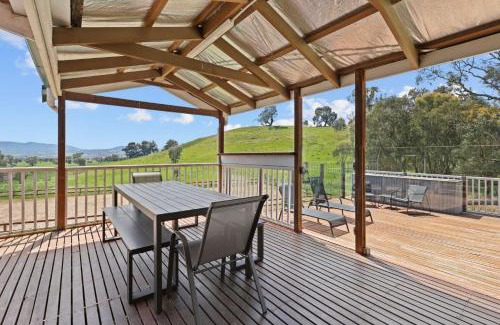 Mansfield House | Mansfield Hideaway - Sleeps 10
