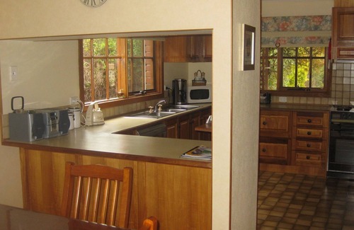 Mansfield House | Mansfield House - Country Holiday Accommodation, Sleeps 10, up to 15