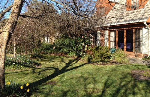 Mansfield House | Mansfield House - Country Holiday Accommodation, Sleeps 10, up to 15
