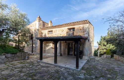 Guadalajara Villa | Mansion 35min Madrid - Cine - Piscina - BBQ
