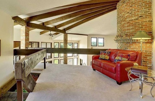 Division No. 11 House | MANSION - 7500 Sq. Ft. - Luxurious - Peaceful - Wildlife - Countryside Vibe