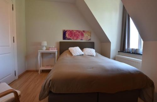 Lichtervelde House | Mansion Den Ast with jacuzzi and garden