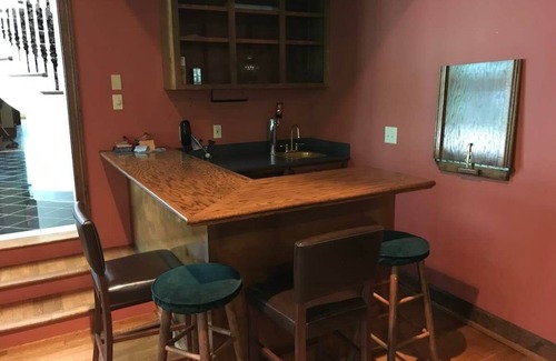 Franklin Apartment | Mansion in Woods 4 bedroom apartment M2345