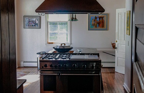 Norwich House | Mansion Near Casinos 9BR