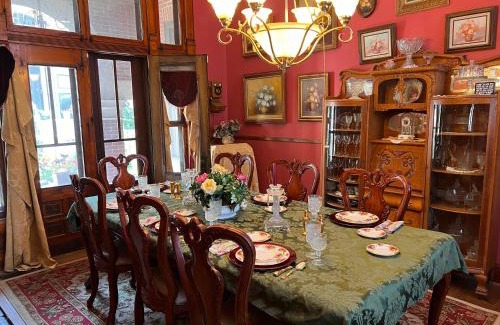 Lockerbie Square Bed & Breakfast | Mansion on The Mile B&B