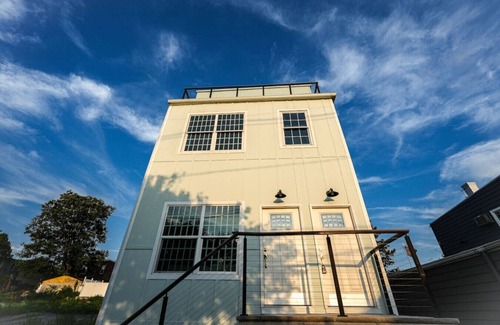 West New York Condo | Mansion Retreat -15 min to NYC w/Balcony views