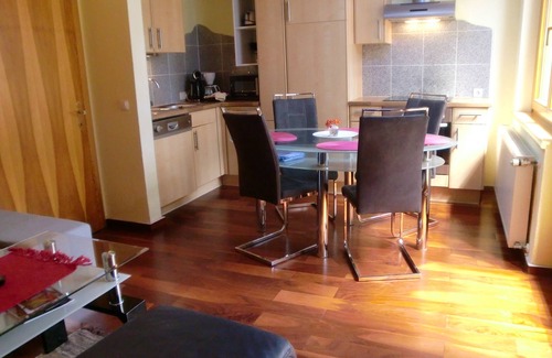 Dellach im Drautal Apartment | mansion with garden & loggia-apartments, park and pool,priv. beach (lake Weiss.)