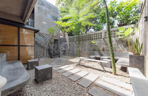 Setiabudi Hostel | Manta Living Bandung RedPartner