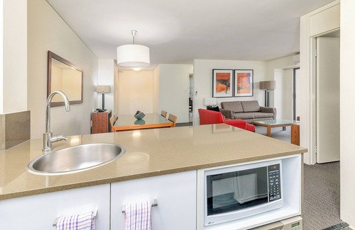 East Perth Apartment | Mantra on Hay Perth