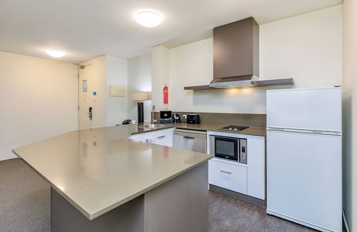 East Perth Apartment | Mantra on Hay Perth