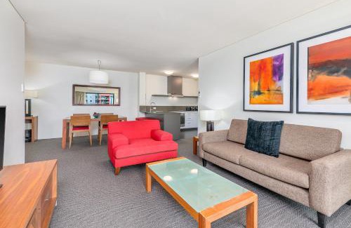East Perth Apartment | Mantra on Hay Perth