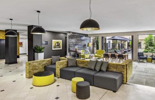 East Perth Apartment | Mantra on Hay Perth