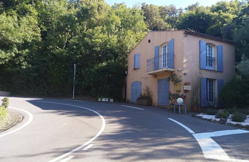 Cogolin House | Maora's guest house.
