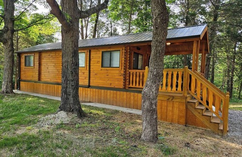 Madison House | Maple Cabin at Lost Trails