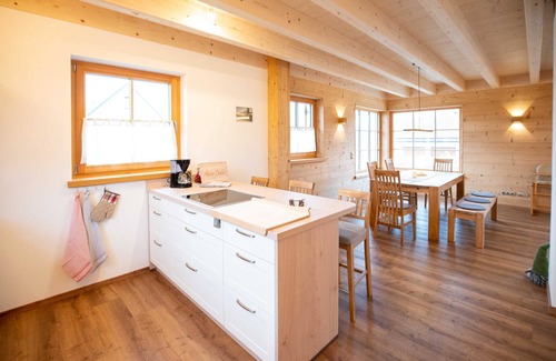 Kirchahorn House | Maple Chalet