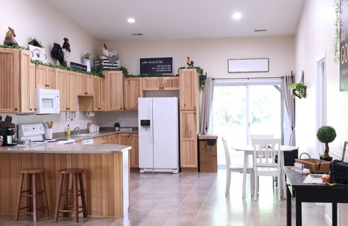 Pierceville House | Maple Lawn | 2 Bed, 1.5 Bath