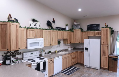Pierceville House | Maple Lawn | 2 Bed, 1.5 Bath