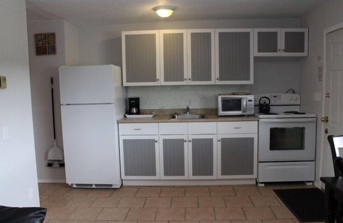 Okanagan-Similkameen Hotel | Maple Leaf Motel & RV Resort