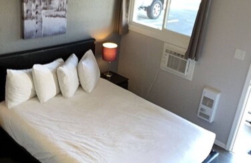 Okanagan-Similkameen Hotel | Maple Leaf Motel & RV Resort