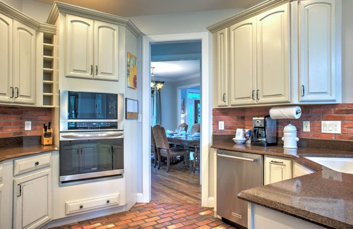 Alexander House | Maplewood Escape | Luxurious Asheville Lodge with Hot Tub, Game Room, & More!