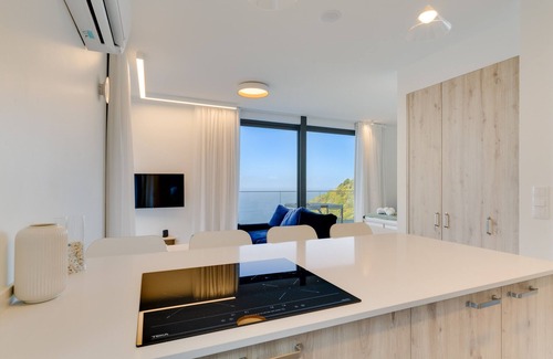 Arco de Sao Jorge Apartment | Mar Yam View by Atlantic Holiday