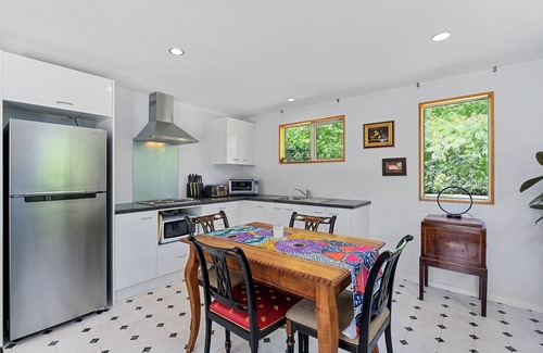 Prebbleton Cottage | MARAMA COTTAGE 2bdrm country charm — home away from home 15 min to CBD