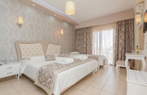 Koinira Hotel | Maranton Beach Hotel