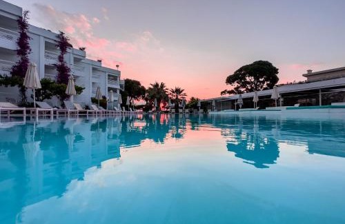 Nea Makri Hotel | Marathon Beach Resort