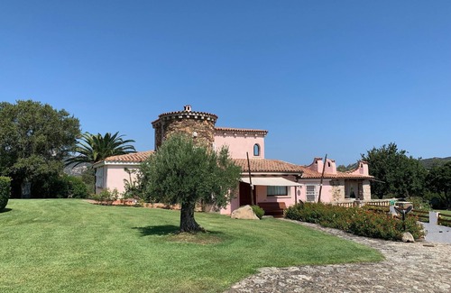San Pantaleo Villa | Maravillosa Villa en San Pantaleo!