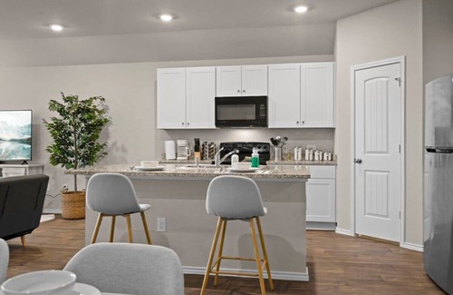Austin Cottage | @ Marbella Lane - Amazing 4BR Lakeview Home