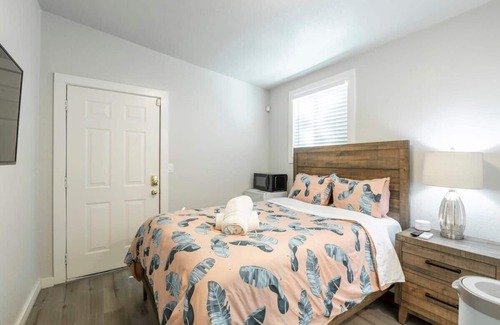 Northside House | @ Marbella Lane - MiniGuest House | DTWN SJ | Parking