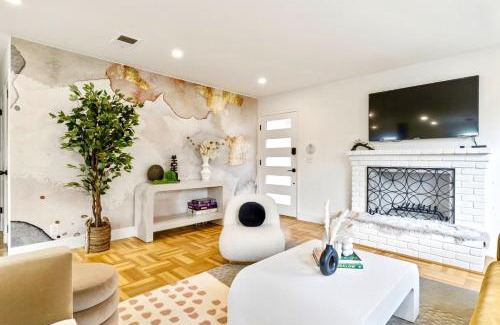 Linda Mar House | @ Marbella Lane - Modern 4BR Coastal Charm