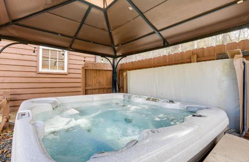Marble House | Marble Vacation Rental with Hot Tub and Fire Pit