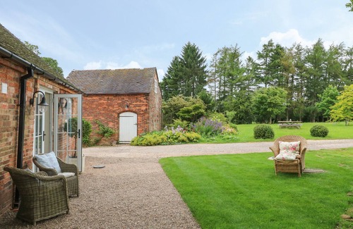 Kedleston Cottage | MARCH HARE, romantic, luxury holiday cottage in Brailsford