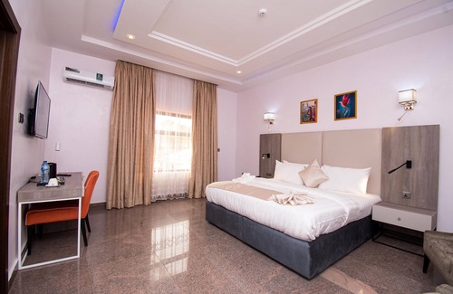Ibadan Hotel | Marchforte Courtyard Hotels & Suites