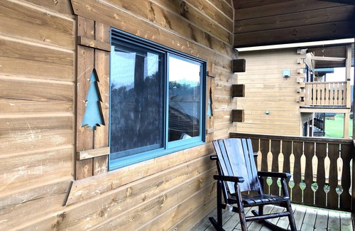 Warrens Cabin | Marcie's Cabin: Your Perfect Getaway for Relaxation and Adventure!