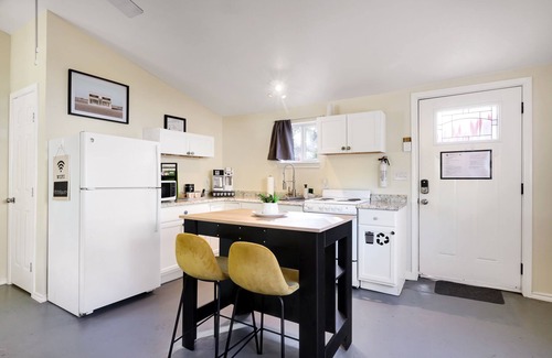 Government Hill House | Marfa - A Birdy Vacation Rental