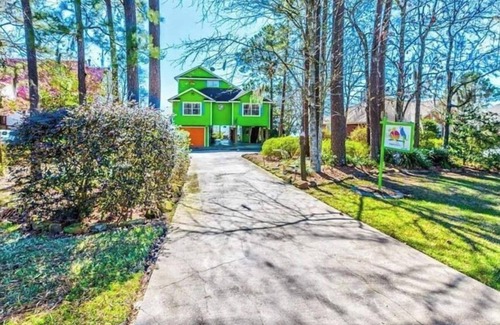 West Livingston House | Margaritavilla-4 bed/3.5 baths-Water Front-Amazing