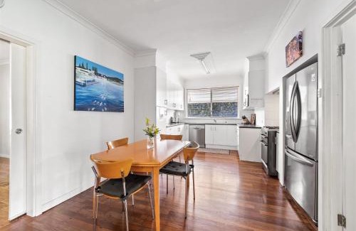 Dawesville House | Margs In Mandurah- Classic Family Holiday Abode!