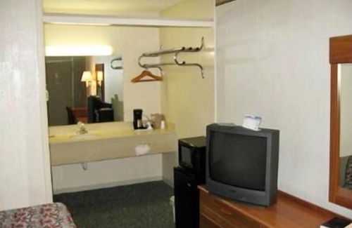 Scottsburg Hotel | Mariann Travel Inn Scottsburg