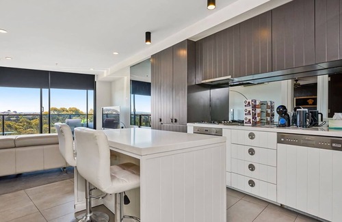 Maribyrnong Apartment | Maribyrnong Marvel Charm with Cityscape Bliss