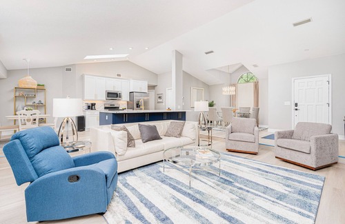 Oceanside Village House | Marilyn House - Fully Renovated Beach-Side Home