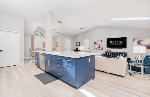 Oceanside Village House | Marilyn House - Fully Renovated Beach-Side Home