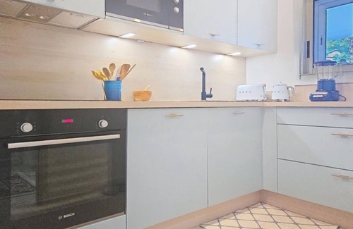 Villeneuve Loubet Beach Apartment | Marina Baie Des Anges. between Nice and Antibes Air conditioning and private parking