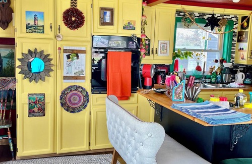 Algoma District Cottage | Marina Bay House, Beautiful 4 Season Cottage with Amazing Bay Views