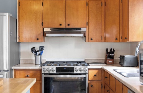 New London House | Marina Breeze Vacation Home