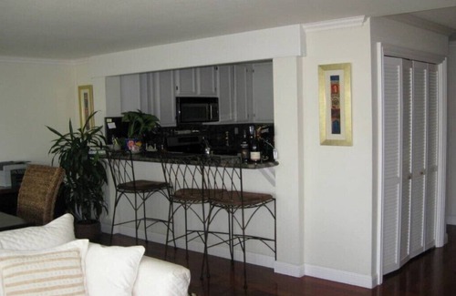 Marina District Condo | "Marina Designer Showplace Home" 1 min away from "Beach" & "Palace of Fine Arts"